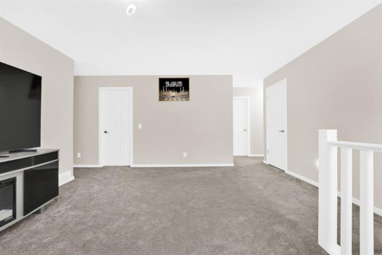 113 Cityline Square NE