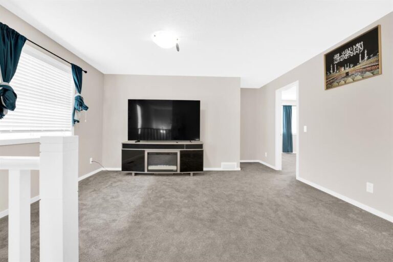 113 Cityline Square NE