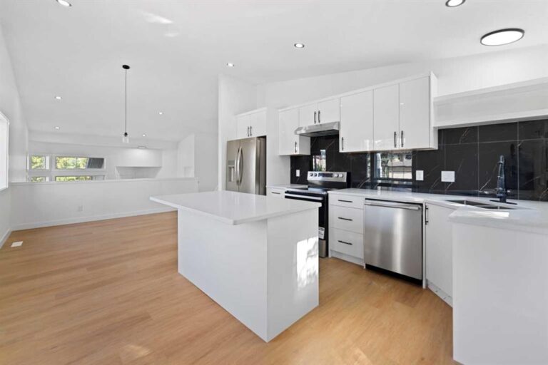 434 Harvest Grove Place NE