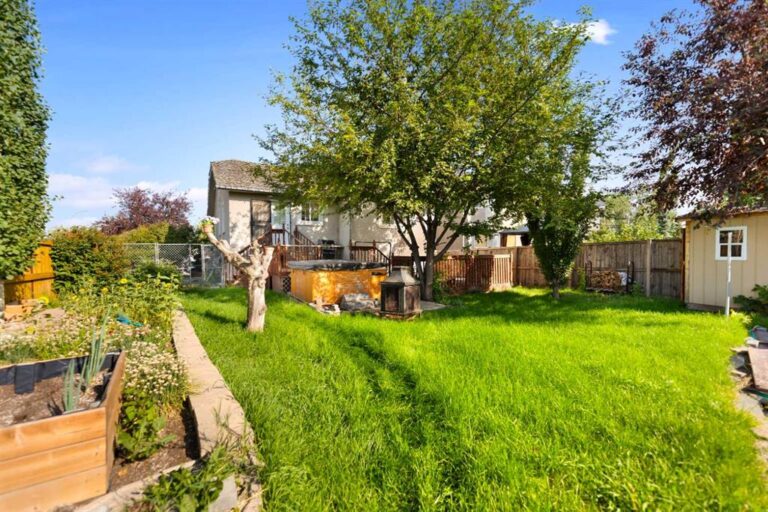 434 Harvest Grove Place NE