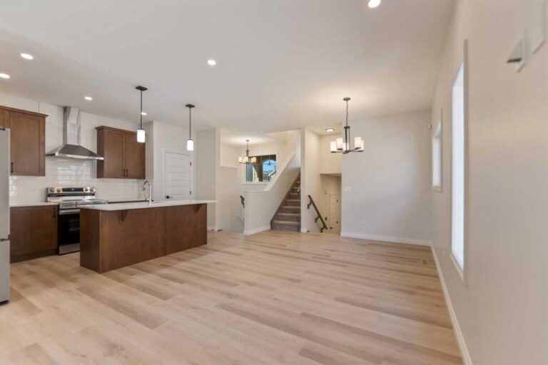 90 Homestead Circle NE