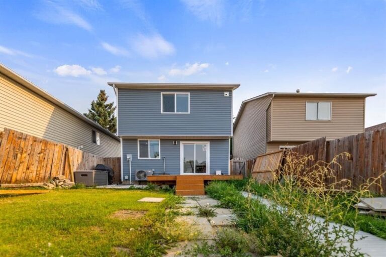 71 Martindale Court NE