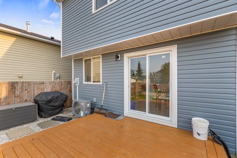 71 Martindale Court NE