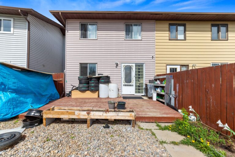 35 Templemont Drive NE